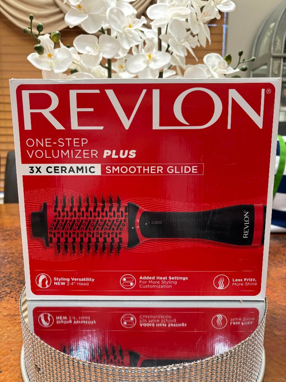 BNWT Revlon ONE-STEP VOLUMIZER PLUS 3x Ceramic Smoother Glide
